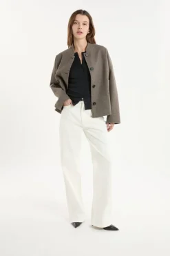 Abrigo con botones y lana