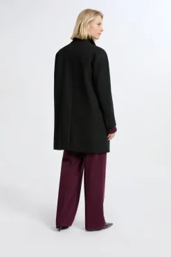 Abrigo corto de corte recto con lana