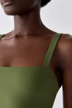 Bañador moldeador de escote cuadrado