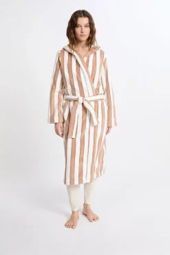 Bata de media longitud a rayas