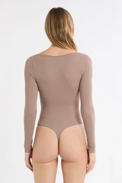 Body con cuello en V y manga larga