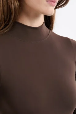 Body de manga larga con cuello alto