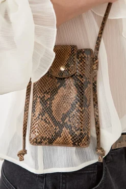 Bolso de cuero estampado