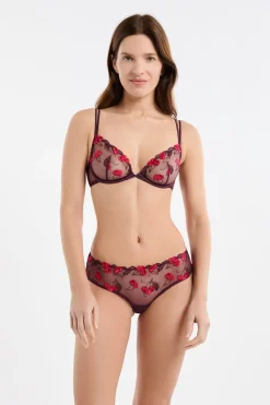 Braga brasileña con estampado de cerezas