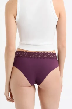 Braga brasileña de cintura baja en forma de V de microfibra y encaje