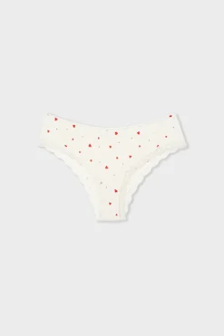 Braga brasileña de punto calado con estampado de corazones