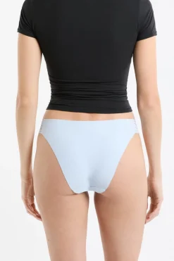 Braga de microfibra y encaje