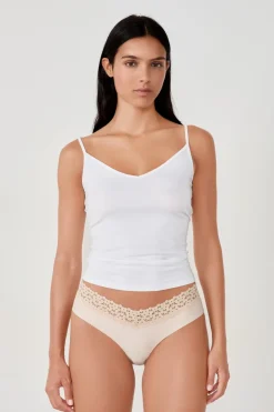 Braguita brasileña en V de microfibra y encaje