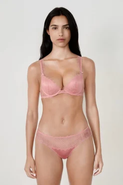 Braguita con encaje