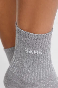 Calcetines irisados con letras