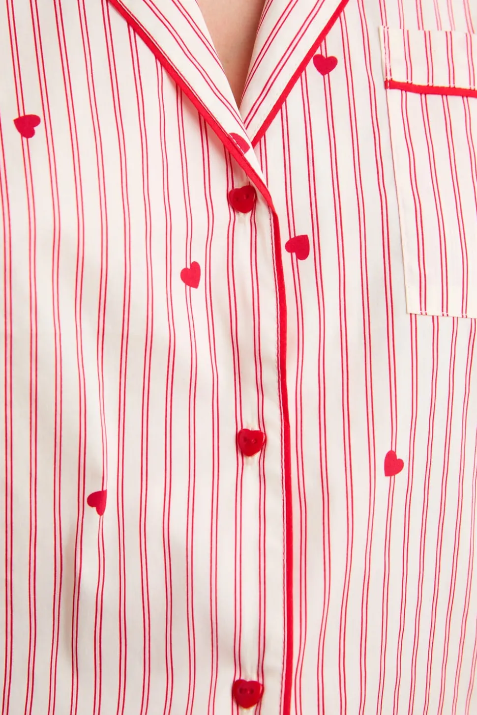 Camisa a rayas y corazones de algodón