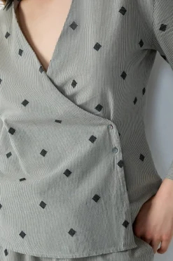 Camisa de pijama bordada a rayas de algodón