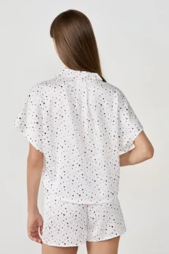 Camisa de pijama de satén con estampado de corazones