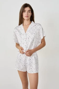 Camisa de pijama de satén con estampado de corazones