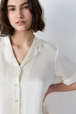 Camisa de pijama de seda de manga corta