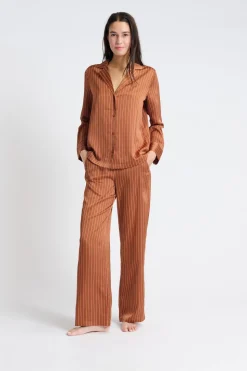Camisa de pijama satinada a rayas