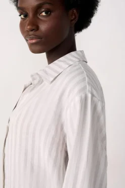 Camisa de playa a rayas de lino