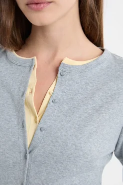 Camiseta abotonada de manga larga de algodón