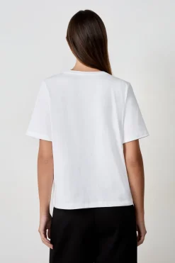 Camiseta con bolsillo delantero