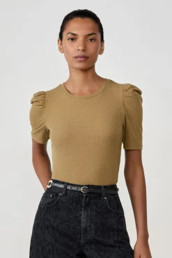 Camiseta de manga corta con hombros abullonados