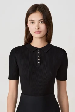 camiseta de manga corta de canalé con cuello abotonado