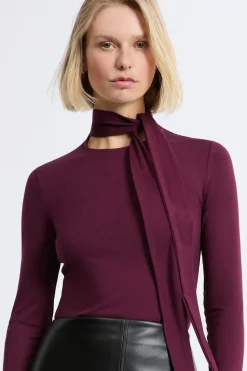 Camiseta de manga larga con cuello con lazada de algodón