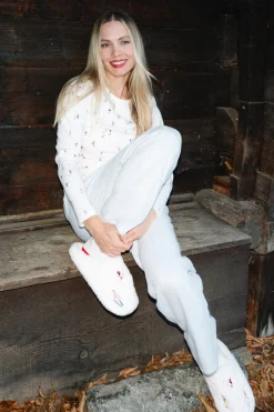 Camiseta de pijama con estampado de esquiadores