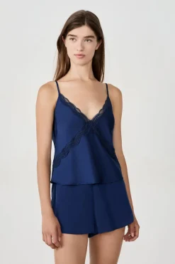 Camiseta interior con tirantes finos de satén