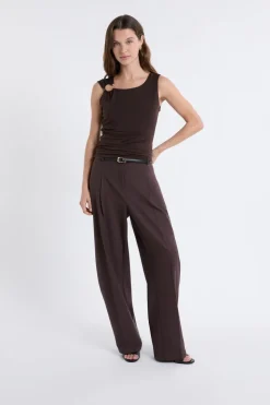 Camiseta sin mangas con anilla