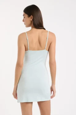 Camisón con detalles de encaje