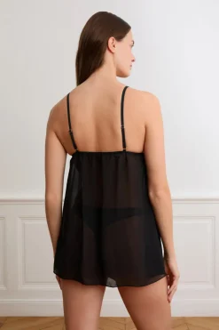 Camisón de encaje con volantes