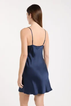 Camisón de seda con detalles de encaje