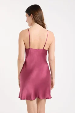 Camisón de seda con detalles de encaje