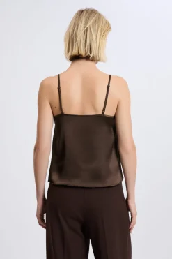 Caraco satiné à fines bretelles