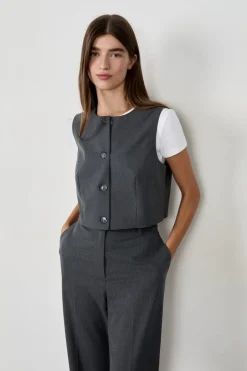 Chaleco corto sin mangas