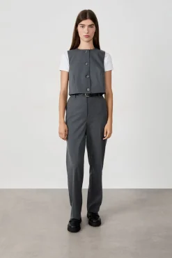 Chaleco corto sin mangas