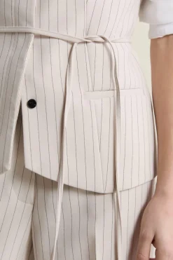 Chaleco sin mangas a rayas