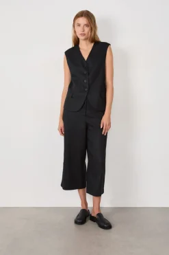 Chaleco sin mangas con botones