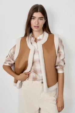 Chaleco sin mangas de piel sintética