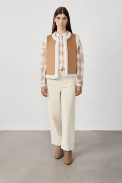 Chaleco sin mangas de piel sintética