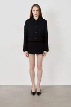 Chaqueta blazer corta