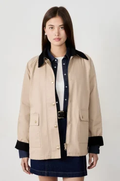 Chaqueta con cuello de terciopelo y corte recto