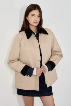 Chaqueta con cuello de terciopelo y corte recto