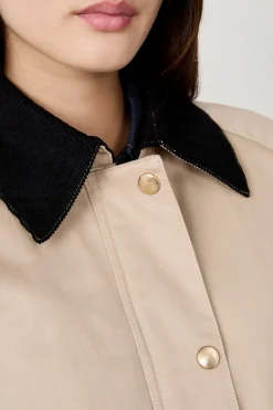 Chaqueta con cuello de terciopelo y corte recto