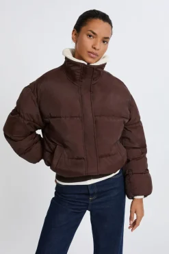 Chaqueta corta acolchada