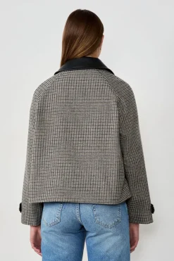 Chaqueta corta de jacquard con lana