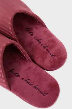 Conjunto de zapatillas destalonadas y antifaz