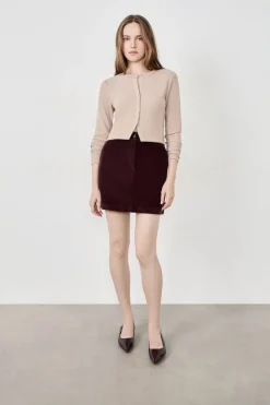 Falda corta de terciopelo