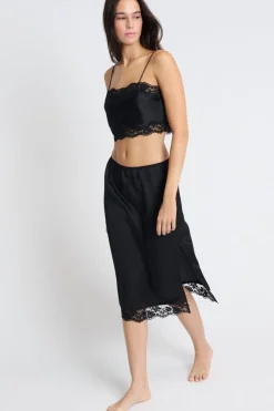 Falda de pijama satinada con detalles de encaje