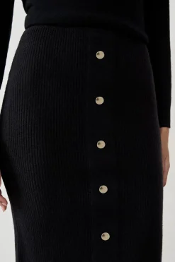 Falda larga abotonada